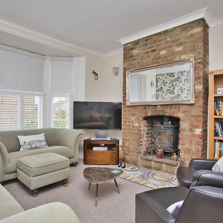 Spacious Seaside Escape In The Heart Of Deal, 4 Mins From The Beach Eksteriør billede