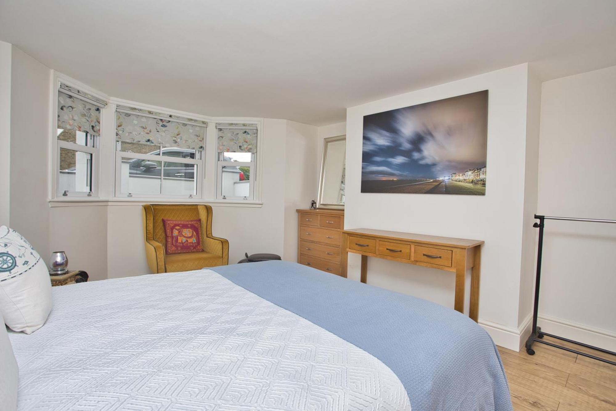 Spacious Seaside Escape In The Heart Of Deal, 4 Mins From The Beach Eksteriør billede