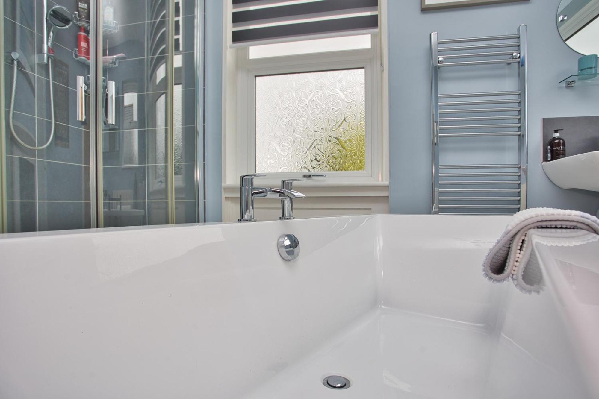 Spacious Seaside Escape In The Heart Of Deal, 4 Mins From The Beach Eksteriør billede