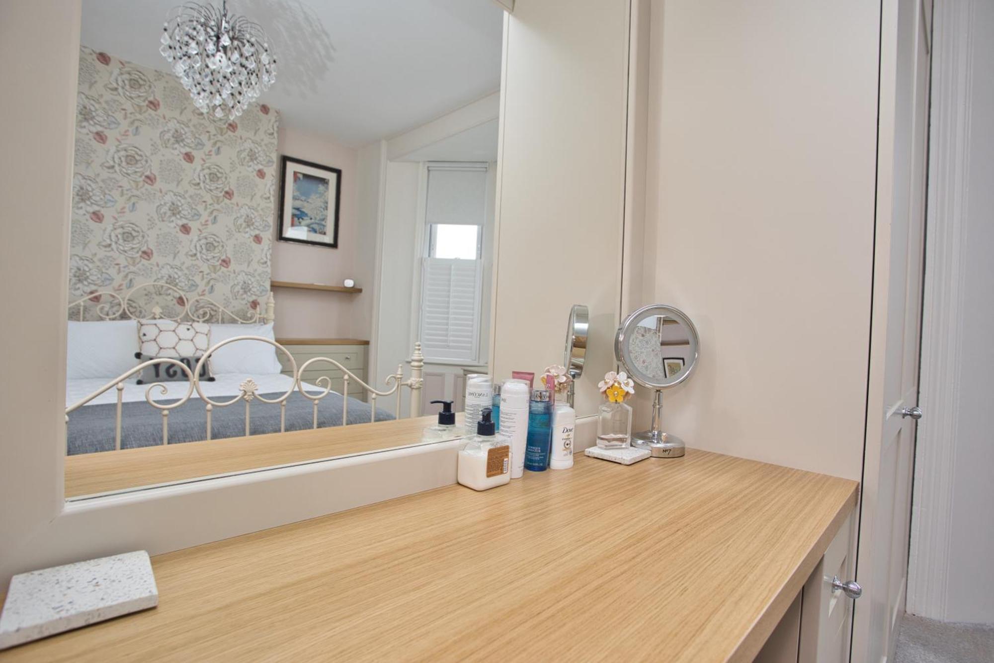 Spacious Seaside Escape In The Heart Of Deal, 4 Mins From The Beach Eksteriør billede