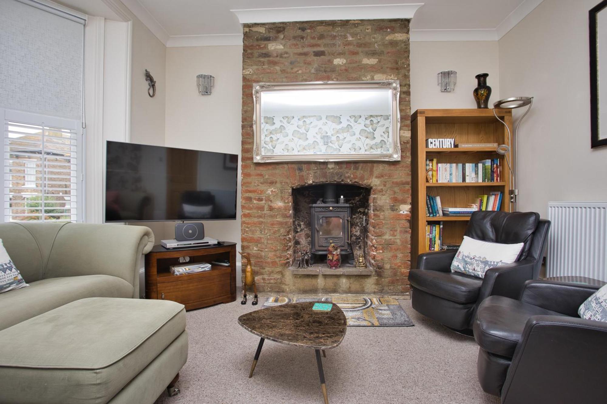 Spacious Seaside Escape In The Heart Of Deal, 4 Mins From The Beach Eksteriør billede